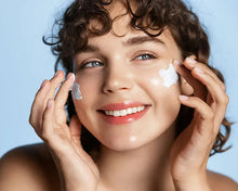 Load image into Gallery viewer, LumiEssence C Nourishing Cream